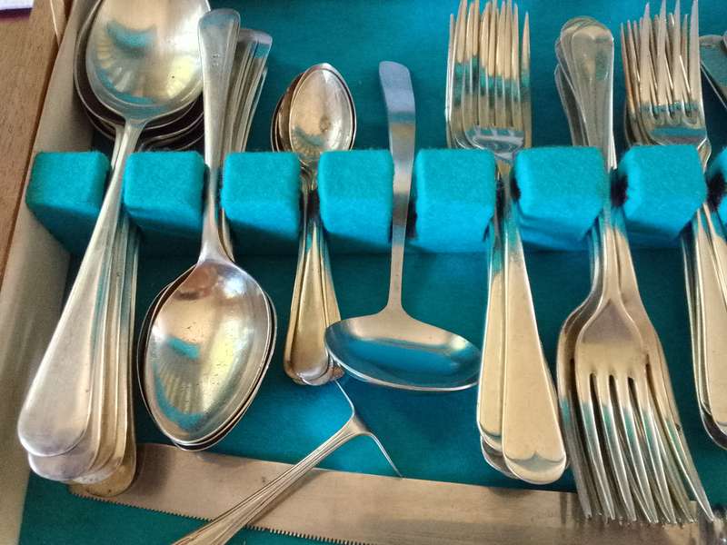 Cuttlery box 69 piece (mixed Lot)