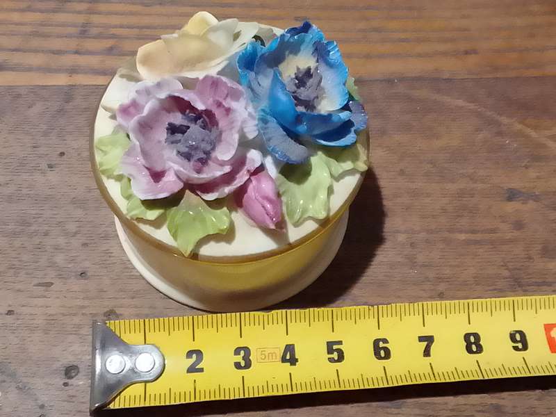 Crown Fine Bone China (study picture)
