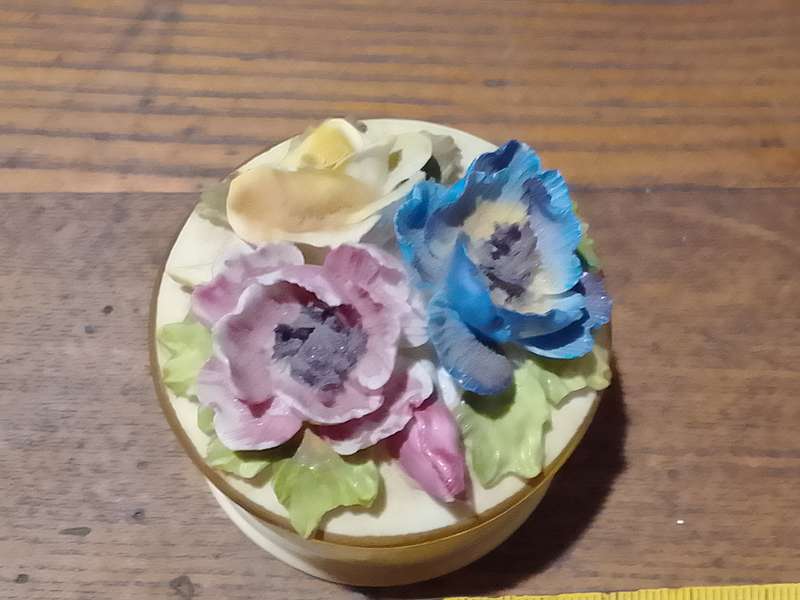 Crown Fine Bone China (study picture)