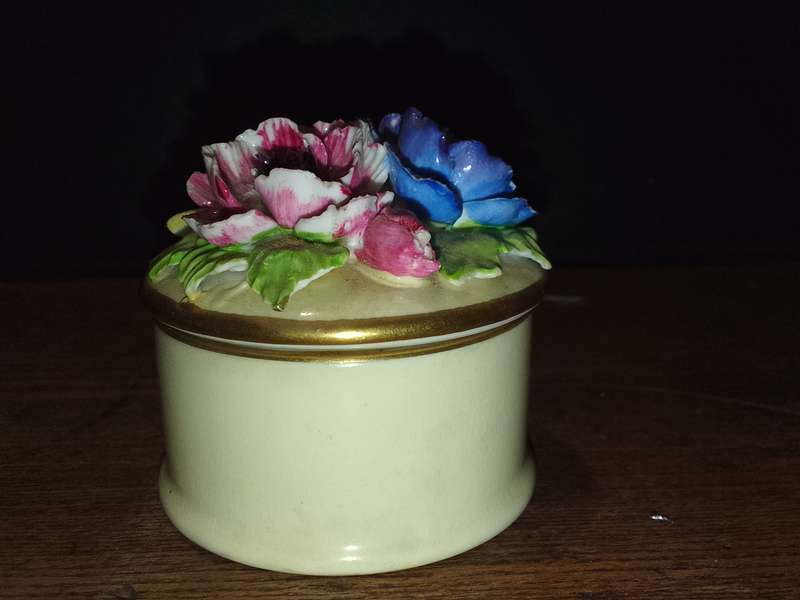 Crown Fine Bone China (study picture)