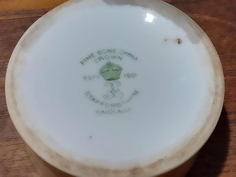 Crown Fine Bone China (study picture)
