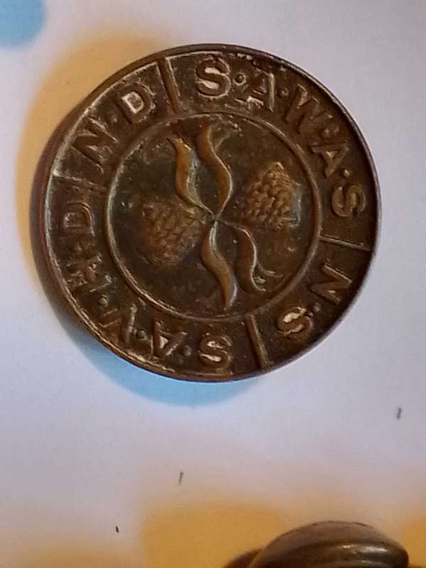 Mixed lot military badged