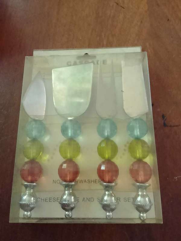 Cheese knife and snack set