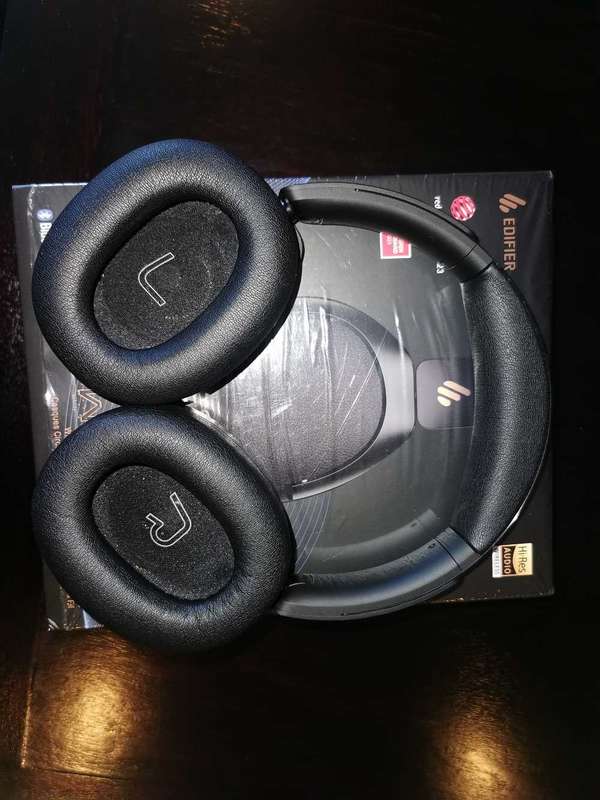 Edifier wh950