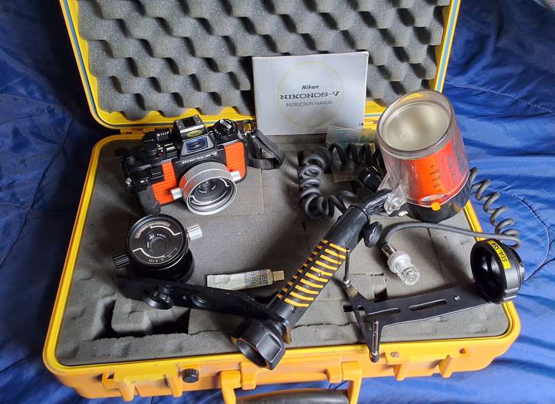 Nikon Nikonos V  - vintage 35mm film underwater camera package with flash &  travel case etc