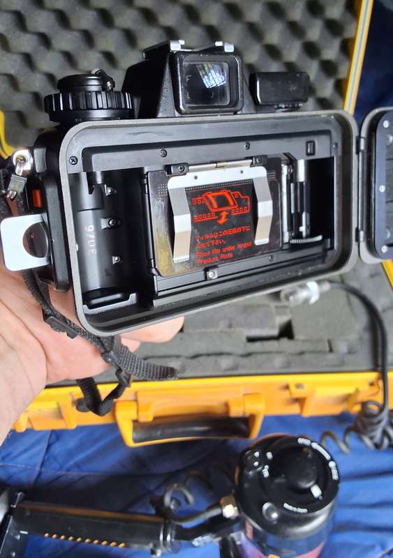 Nikon Nikonos V  - vintage 35mm film underwater camera package with flash &  travel case etc