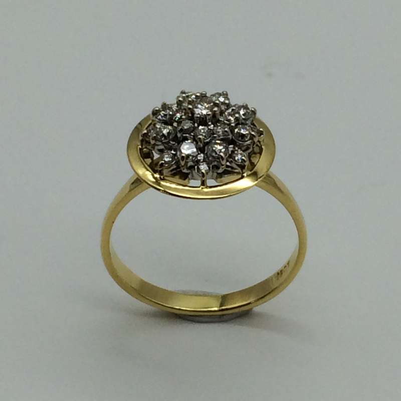 18ct Gold Diamond Cluster Ring (V. R46 000)