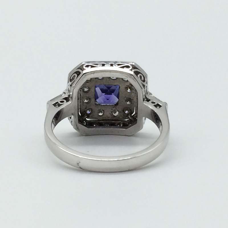 18ct White Gold Diamond and Tanzanite Ring (V. R59 250)