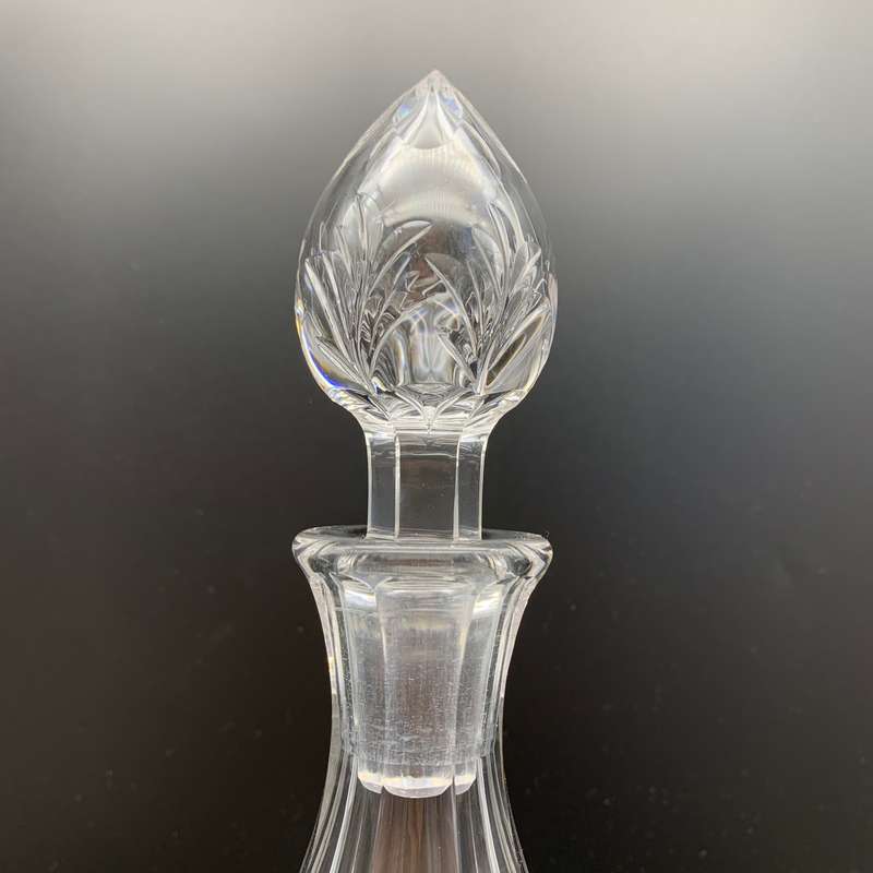 Elegant 'Stuart' Cut-Crystal Decanter (Aragon Pattern)