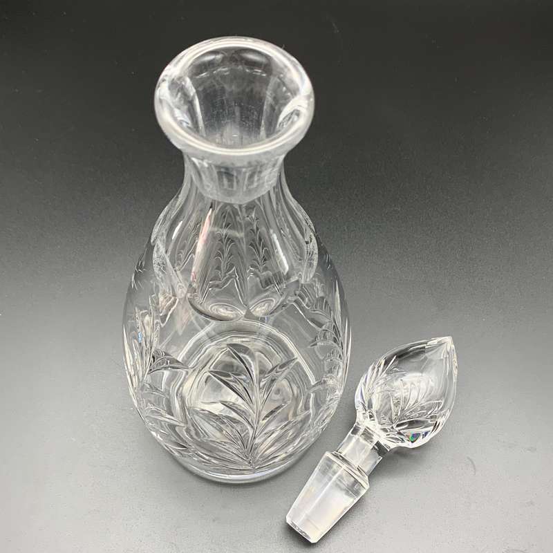 Elegant 'Stuart' Cut-Crystal Decanter (Aragon Pattern)