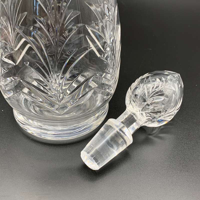Elegant 'Stuart' Cut-Crystal Decanter (Aragon Pattern)