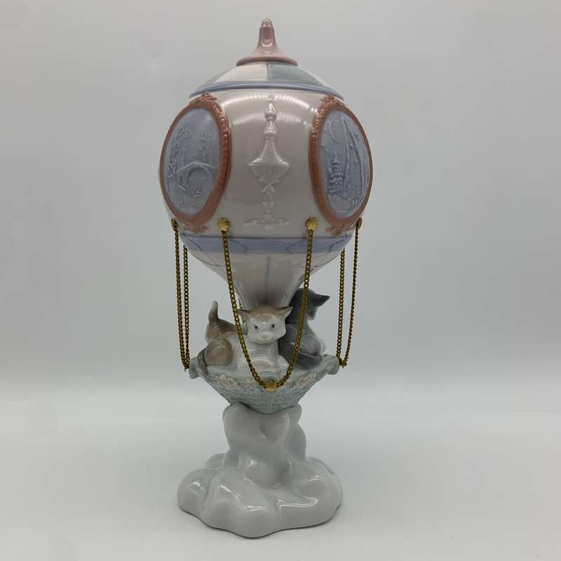 Large Attractive 'Lladro' Hot Air Balloon Figurine (Through the Clouds)