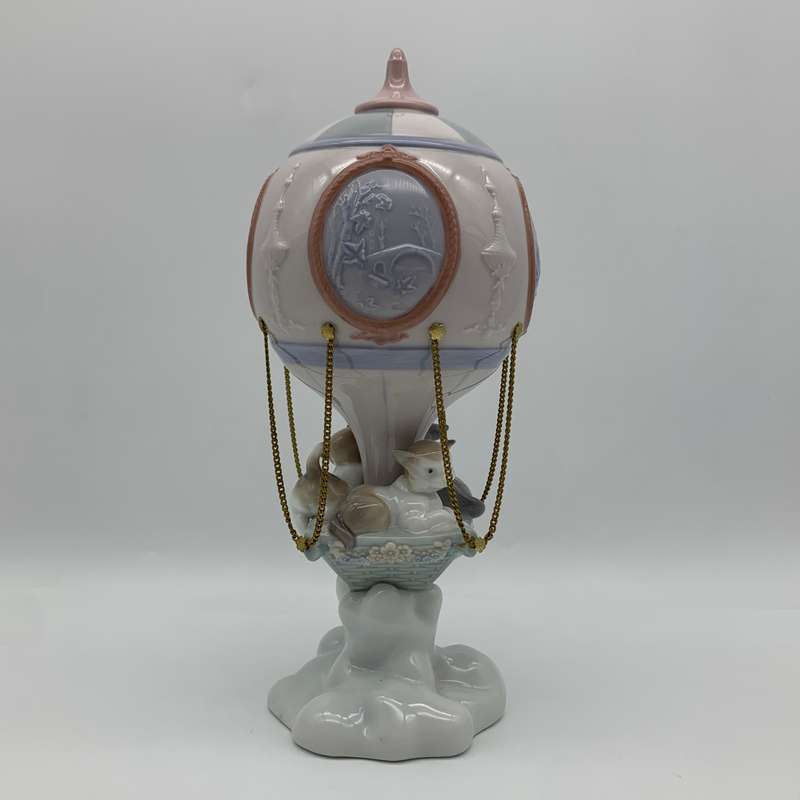 Large Attractive 'Lladro' Hot Air Balloon Figurine (Through the Clouds)