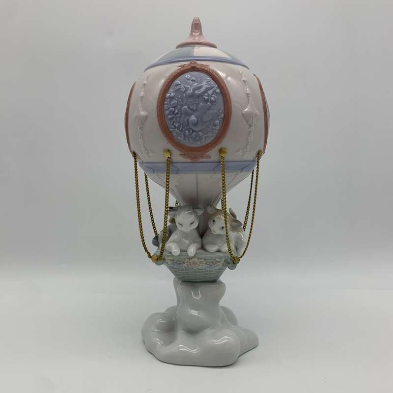 Large Attractive 'Lladro' Hot Air Balloon Figurine (Through the Clouds)