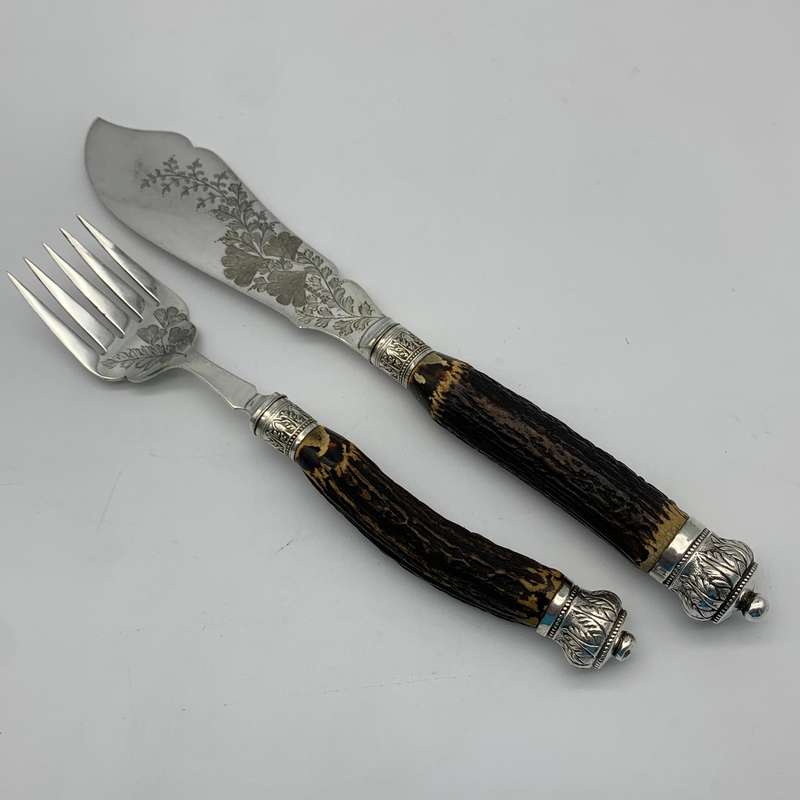 Victorian Pair of 'Stag Horn' Handle Fish Servers