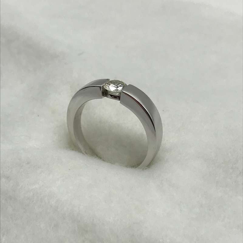 Classic 18ct White Gold & Diamond Dress Ring (V - R50 850)