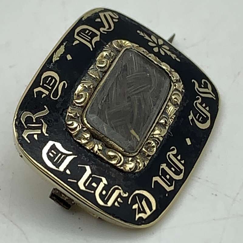 Early Victorian Gold & Enamel 'Memorial' Brooch (Dated - 1838)