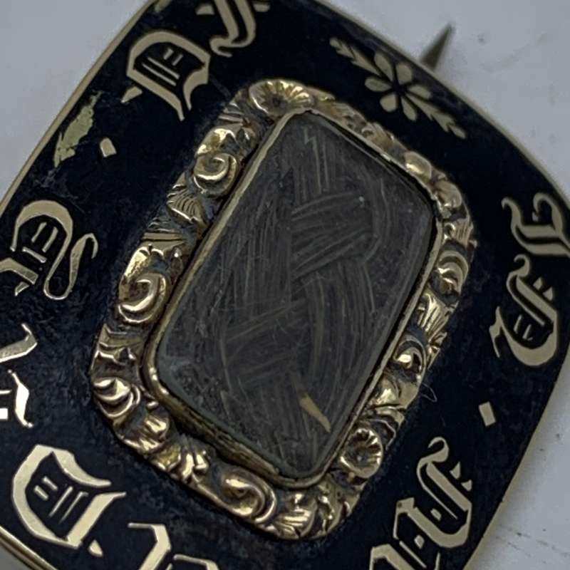 Early Victorian Gold & Enamel 'Memorial' Brooch (Dated - 1838)