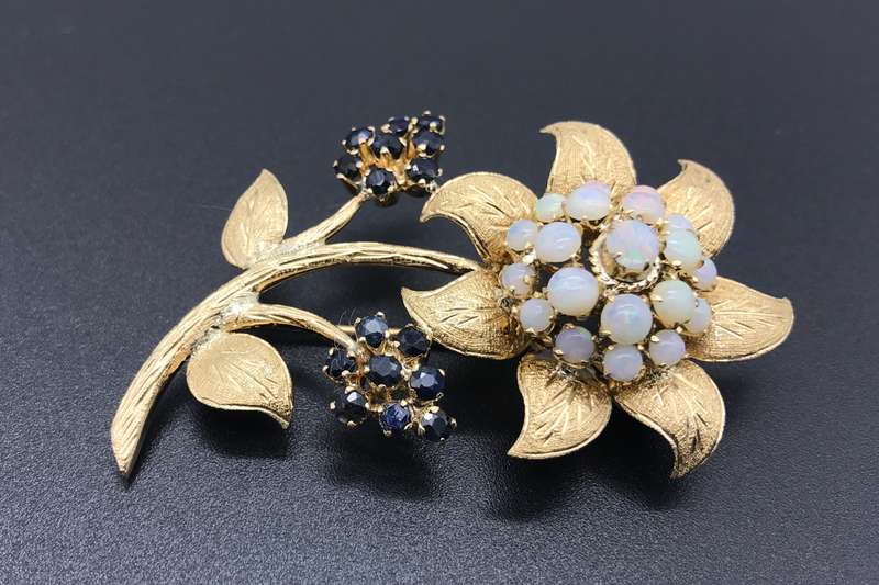Solid Gold Opal and Sapphire Brooch (V. R48 560)