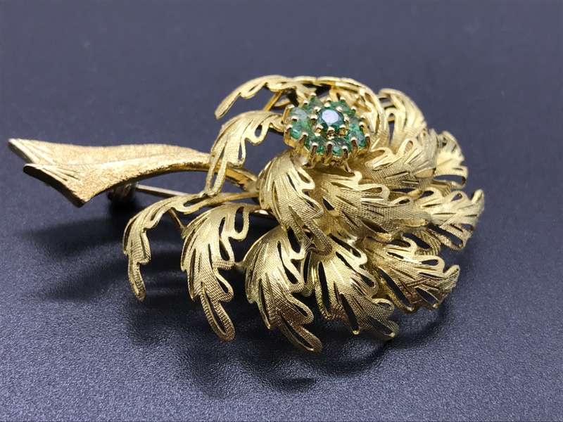 18ct Gold Emerald Vintage Brooch (V. R57 000)
