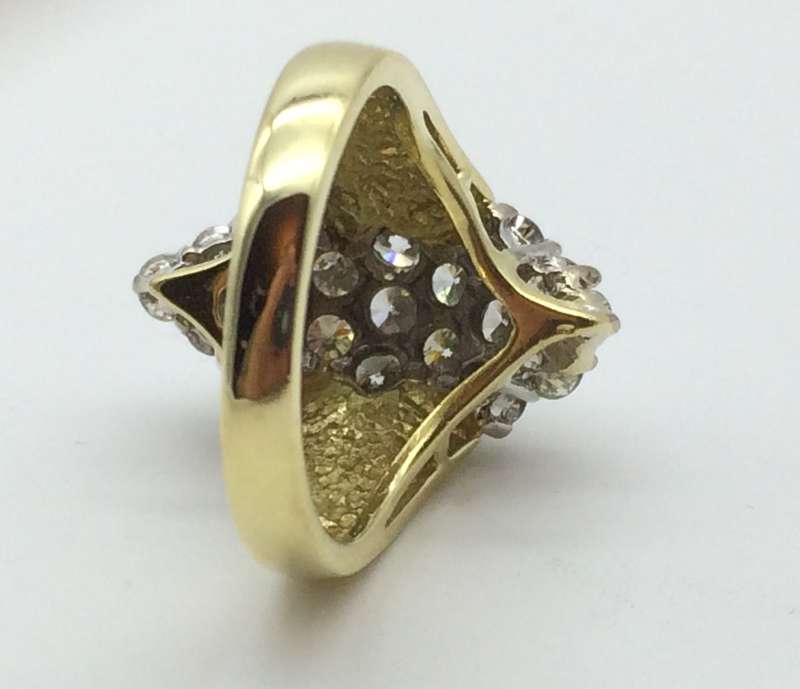 18ct Gold & Diamond Cluster Ring (V. R95 280)
