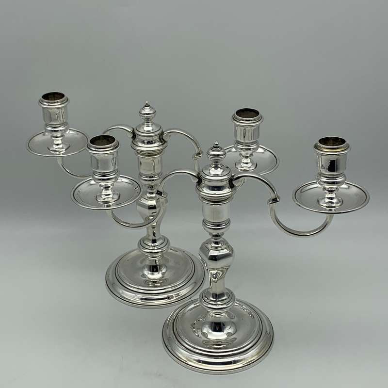Pair of Solid Silver Candelabra (Garrard & Co) (1,35kg)