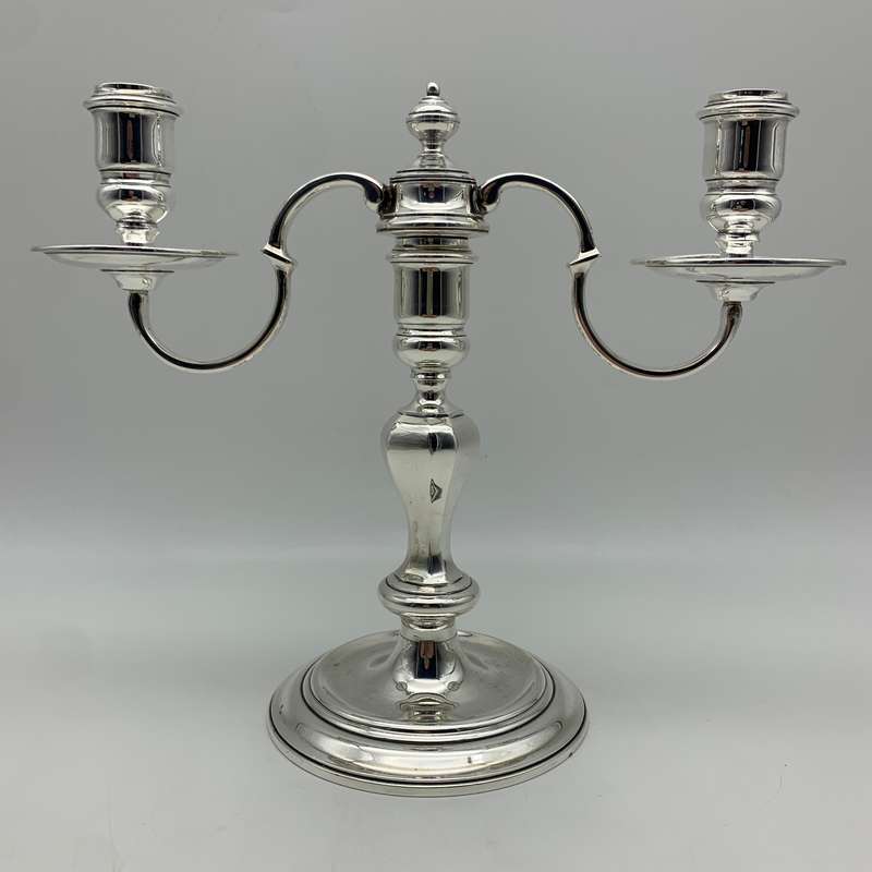 Pair of Solid Silver Candelabra (Garrard & Co) (1,35kg)