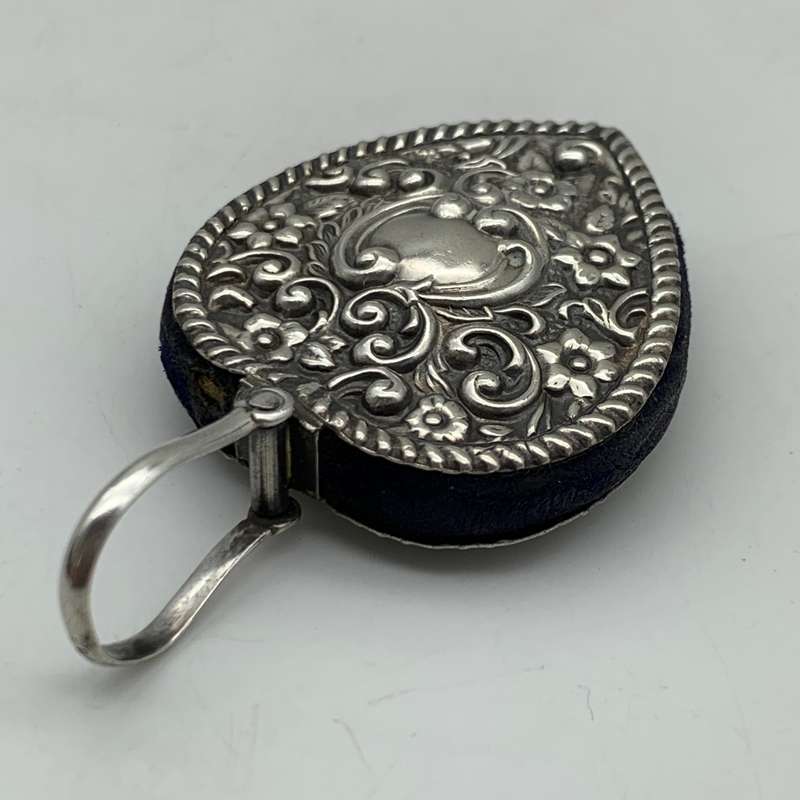 Victorian Silver Chatelaine Pin Cushion (1901)