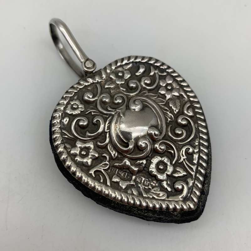 Victorian Silver Chatelaine Pin Cushion (1901)