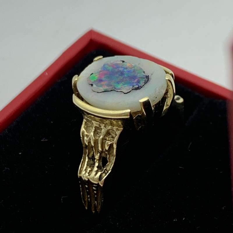 Vintage 14ct Gold & Opal Ring (V. R17 500)