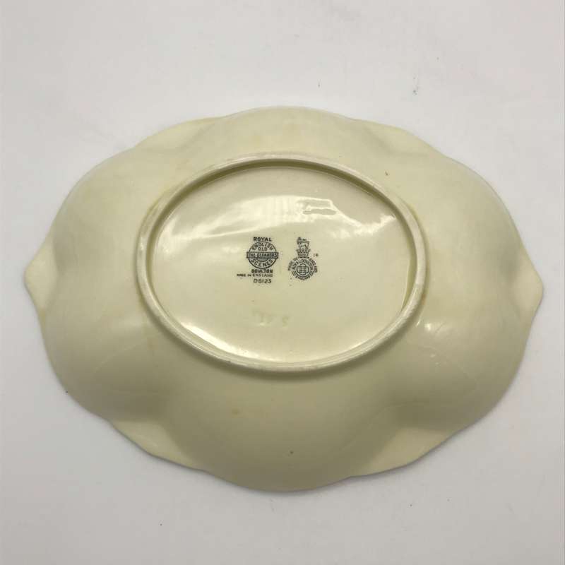 Royal Doulton 'The Gleaners' Clover Leaf Dish (D6123)