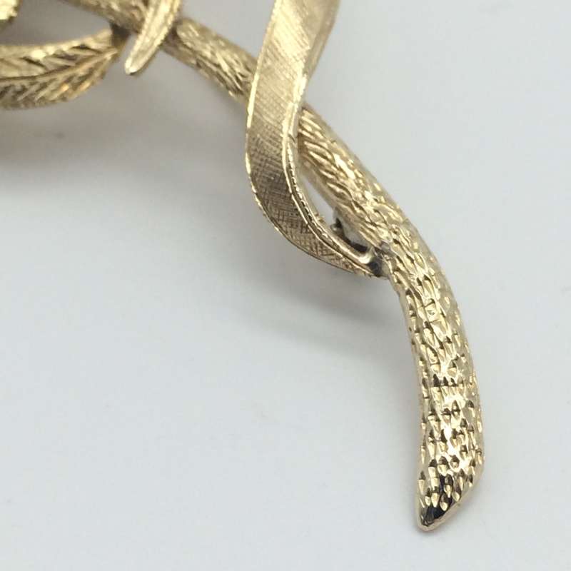 9ct Solid Gold `Flower` Vintage Brooch (V. R45 220)