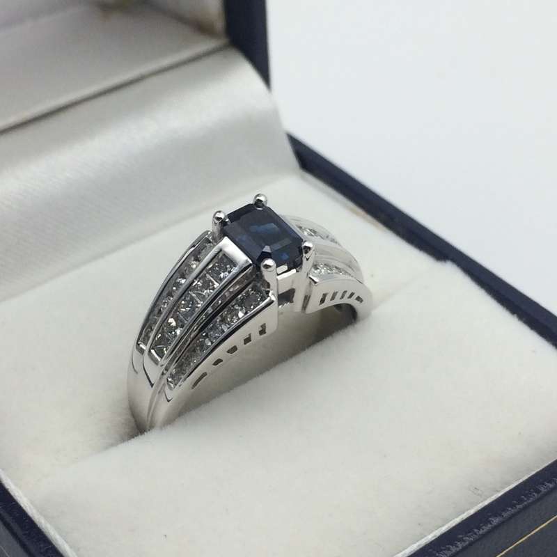 18ct White Gold, Diamond and Sapphire Ring (V. R102 420)