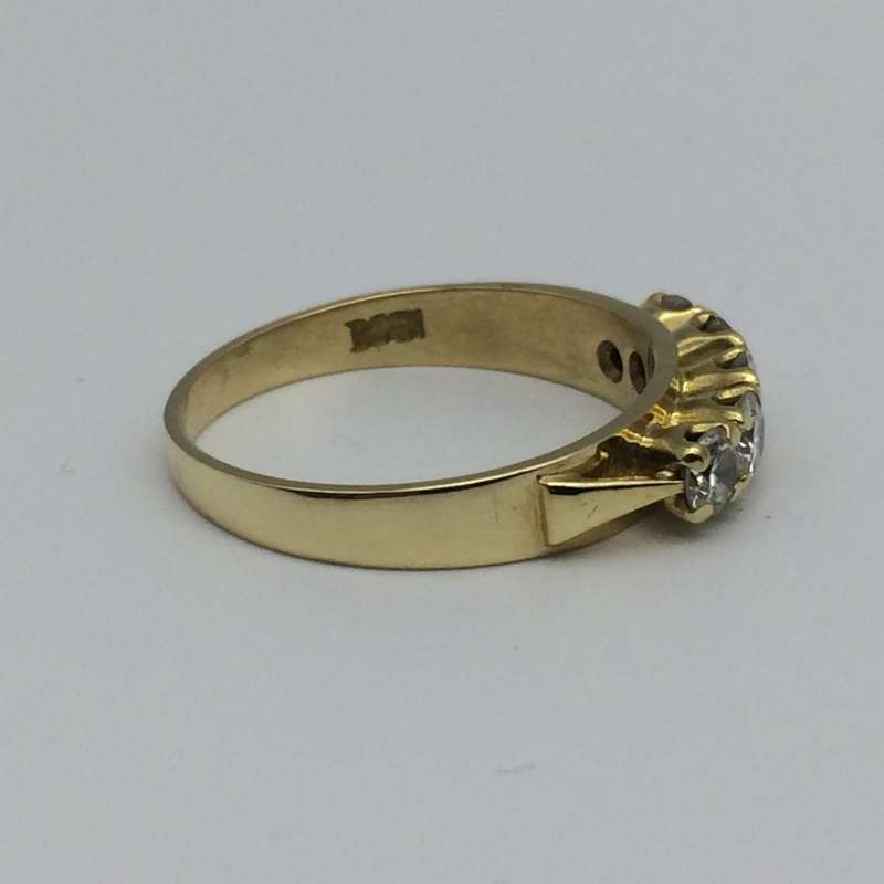 Vintage 18ct Gold and Diamond Eternity Ring (V. R54 900)