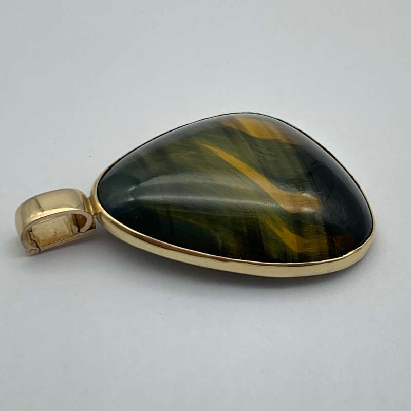Large Vintage 9ct Gold 'Hawks Eye' Enhancer Pendant