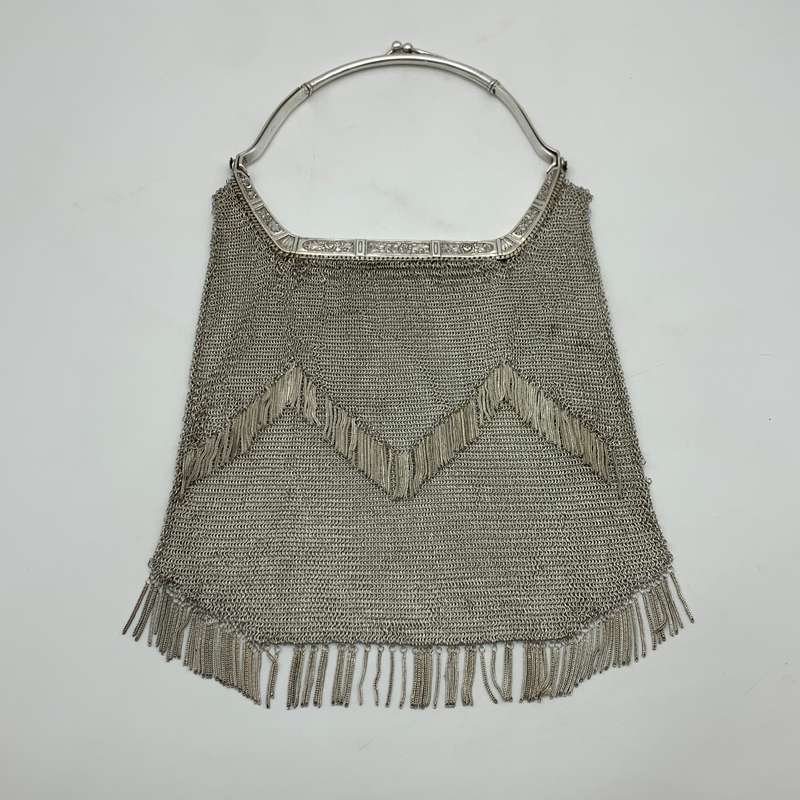 Large 1920s Solid Silver 'Art Deco' Mesh Evening Bag (510g)