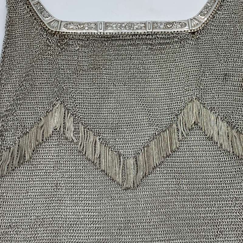 Large 1920s Solid Silver 'Art Deco' Mesh Evening Bag (510g)