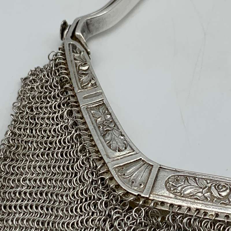 Large 1920s Solid Silver 'Art Deco' Mesh Evening Bag (510g)