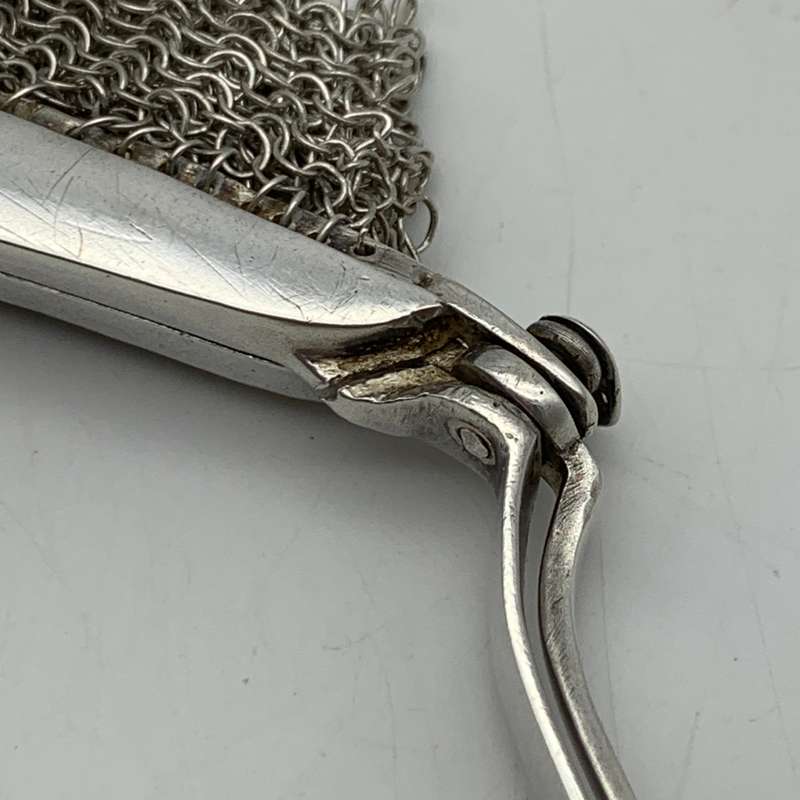 Large 1920s Solid Silver 'Art Deco' Mesh Evening Bag (510g)