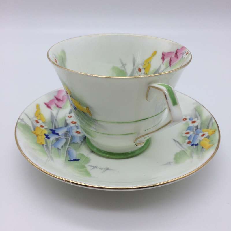 Lovely Art Deco 'Paragon' Teacup and Saucer