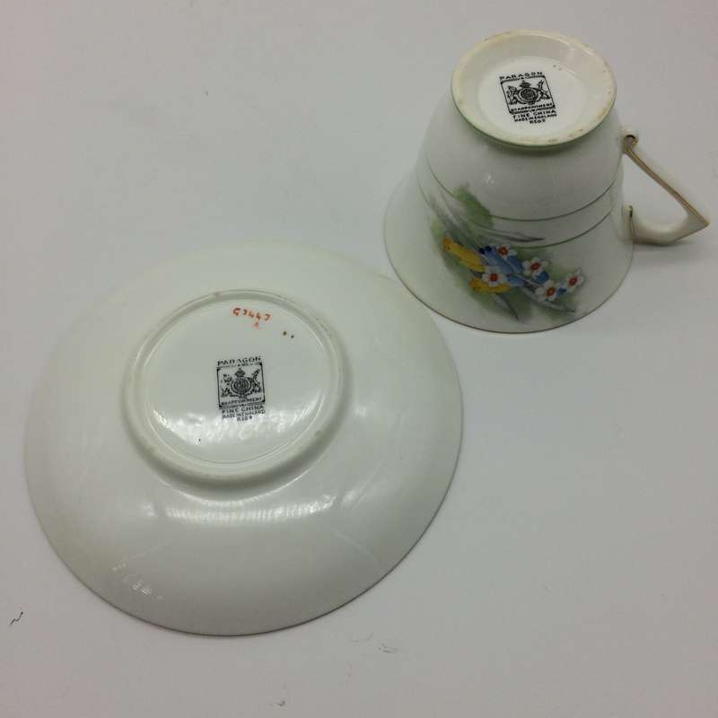 Lovely Art Deco 'Paragon' Teacup and Saucer