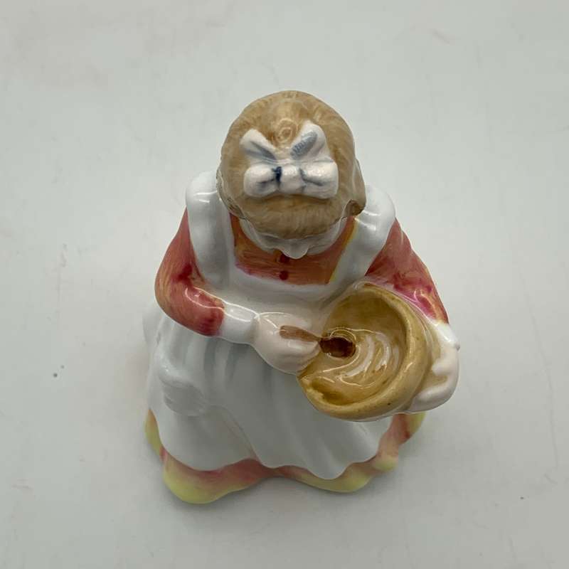 Royal Doulton 'Mothers Helper' Figurine (HN 3650)