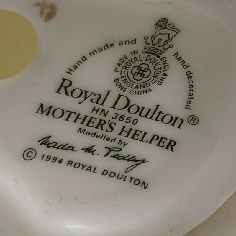 Royal Doulton 'Mothers Helper' Figurine (HN 3650)