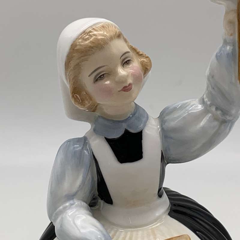 Royal Doulton 'Mothers Help' Figurine (HN 2151)