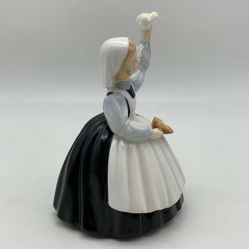 Royal Doulton 'Mothers Help' Figurine (HN 2151)