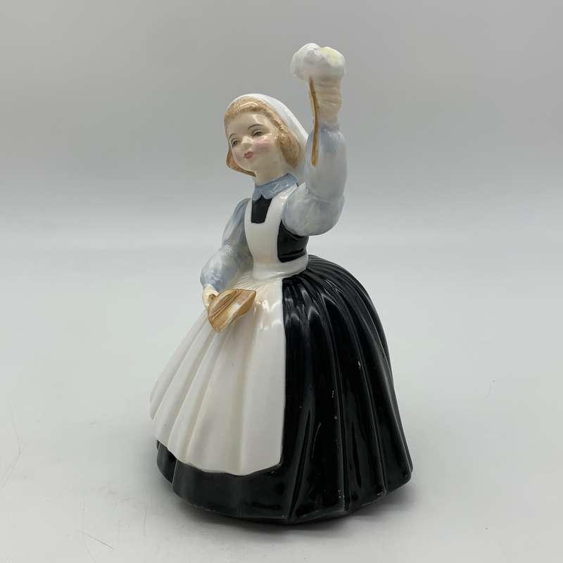 Royal Doulton 'Mothers Help' Figurine (HN 2151)