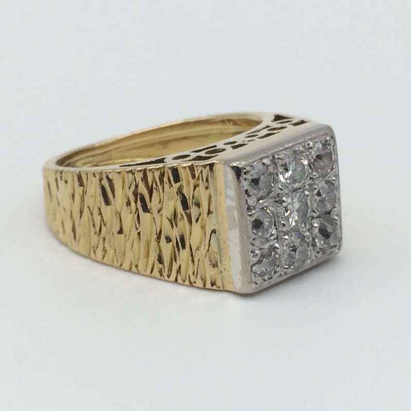 18ct Gold & Diamond Dress Ring (V. R76 250)