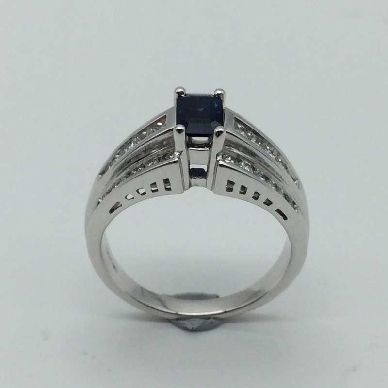 18ct White Gold, Diamond and Sapphire Ring (V. R102 420)