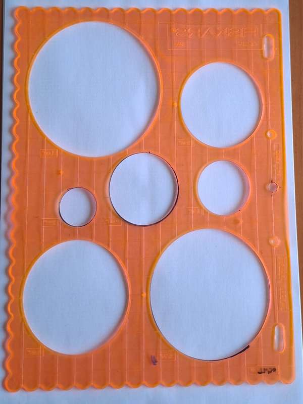 Fiskars ® Stencil -  shapes 3