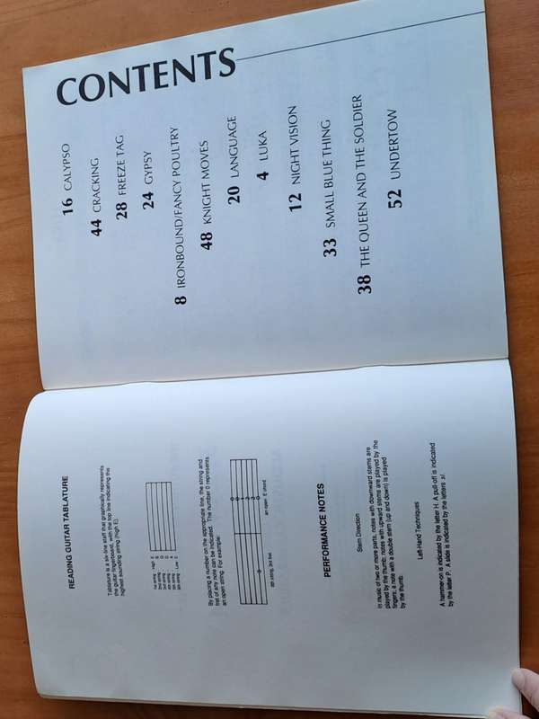 The authentic guitar style of  Suzanne Vega by Mark Phillips - 1989